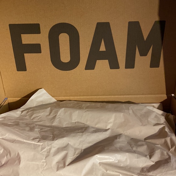 Yeezy Foam Runner Carbon, size 14, new with box - Picture 6 of 7
